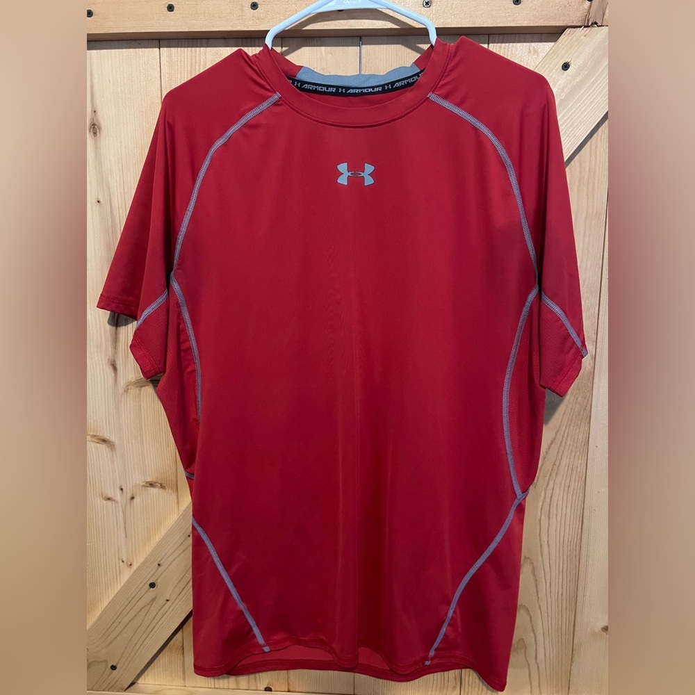 Under Armour Red Short Sleeve Tee